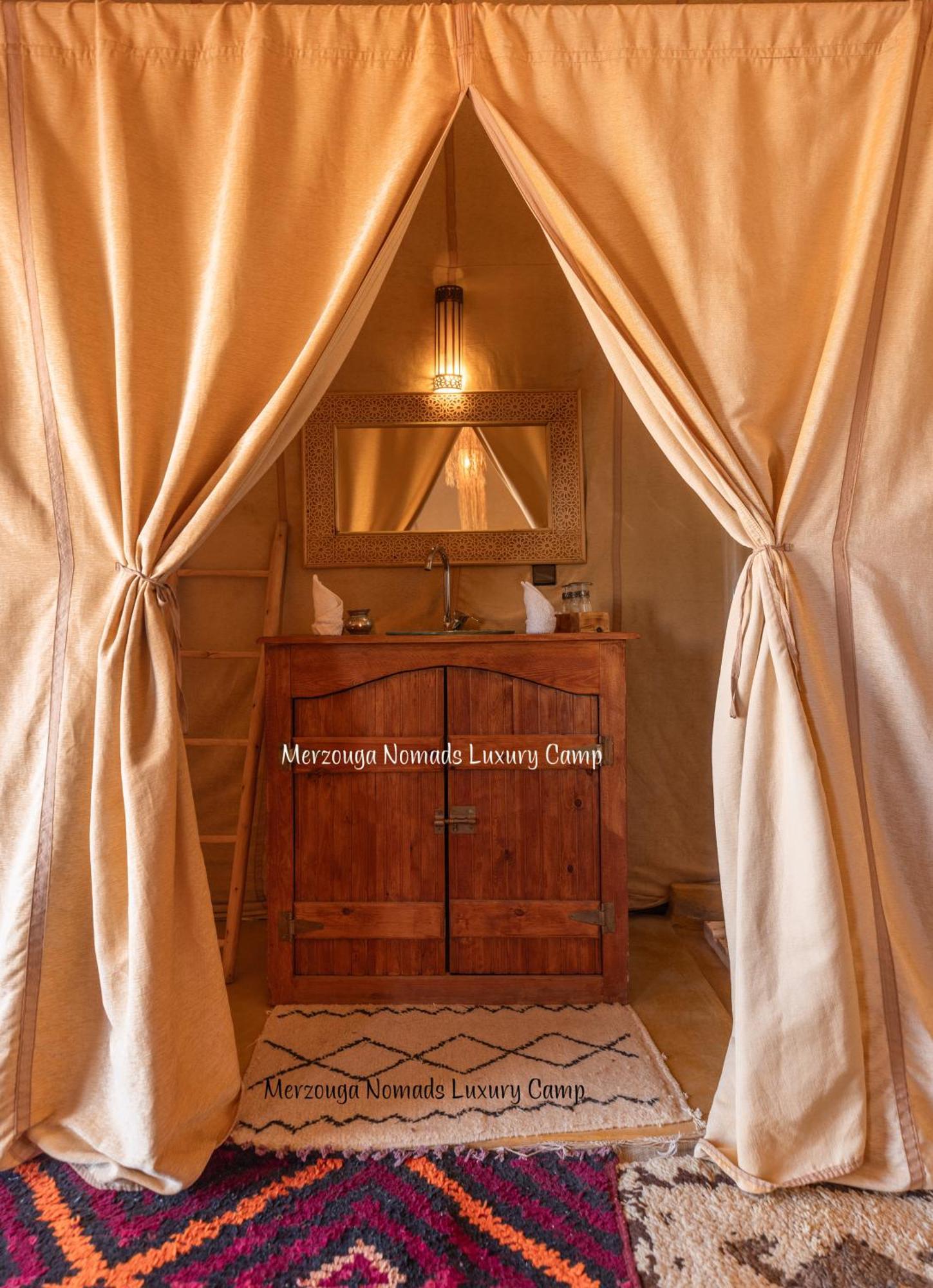 Merzouga Nomads Luxury Camp Bagian luar foto
