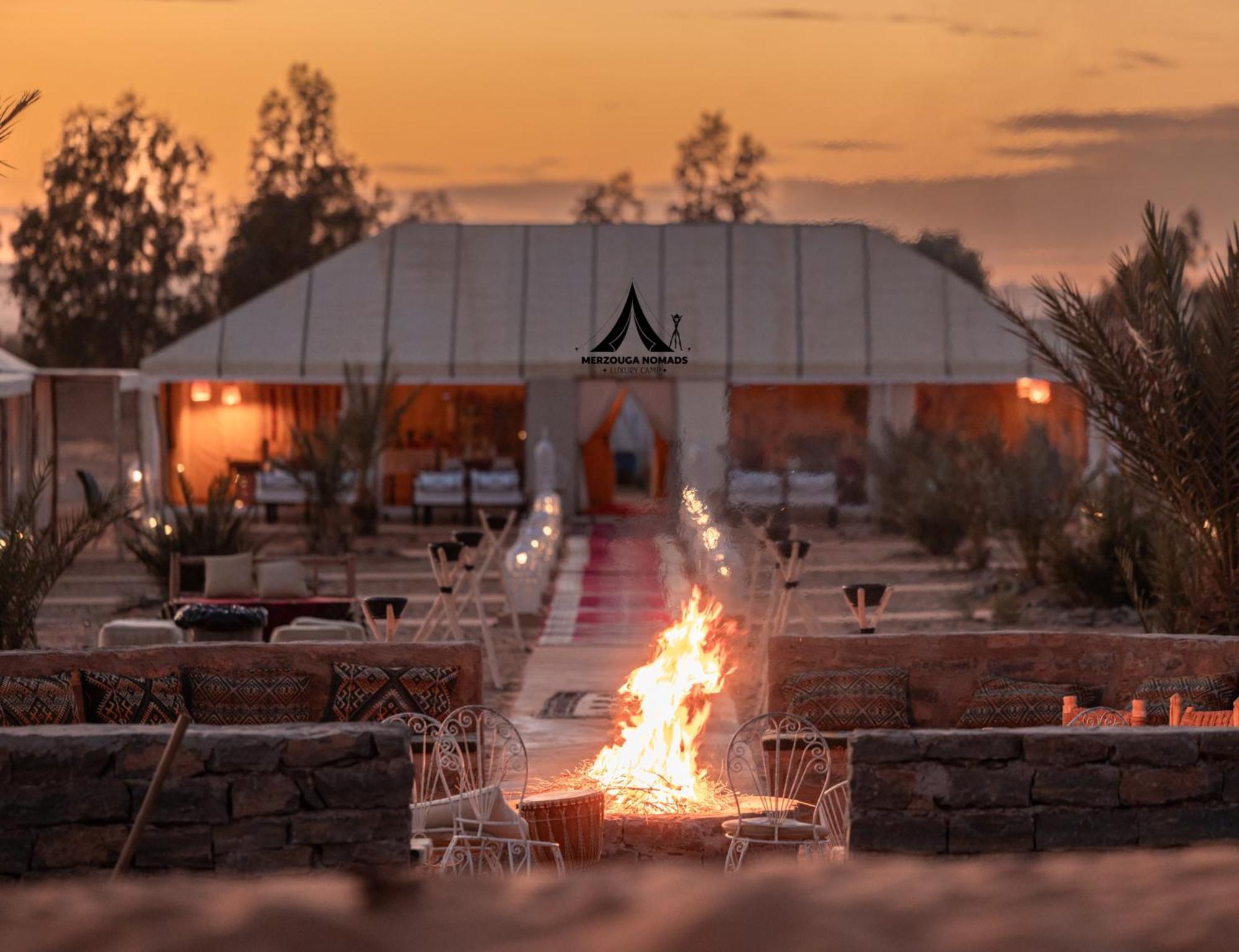 Merzouga Nomads Luxury Camp Bagian luar foto